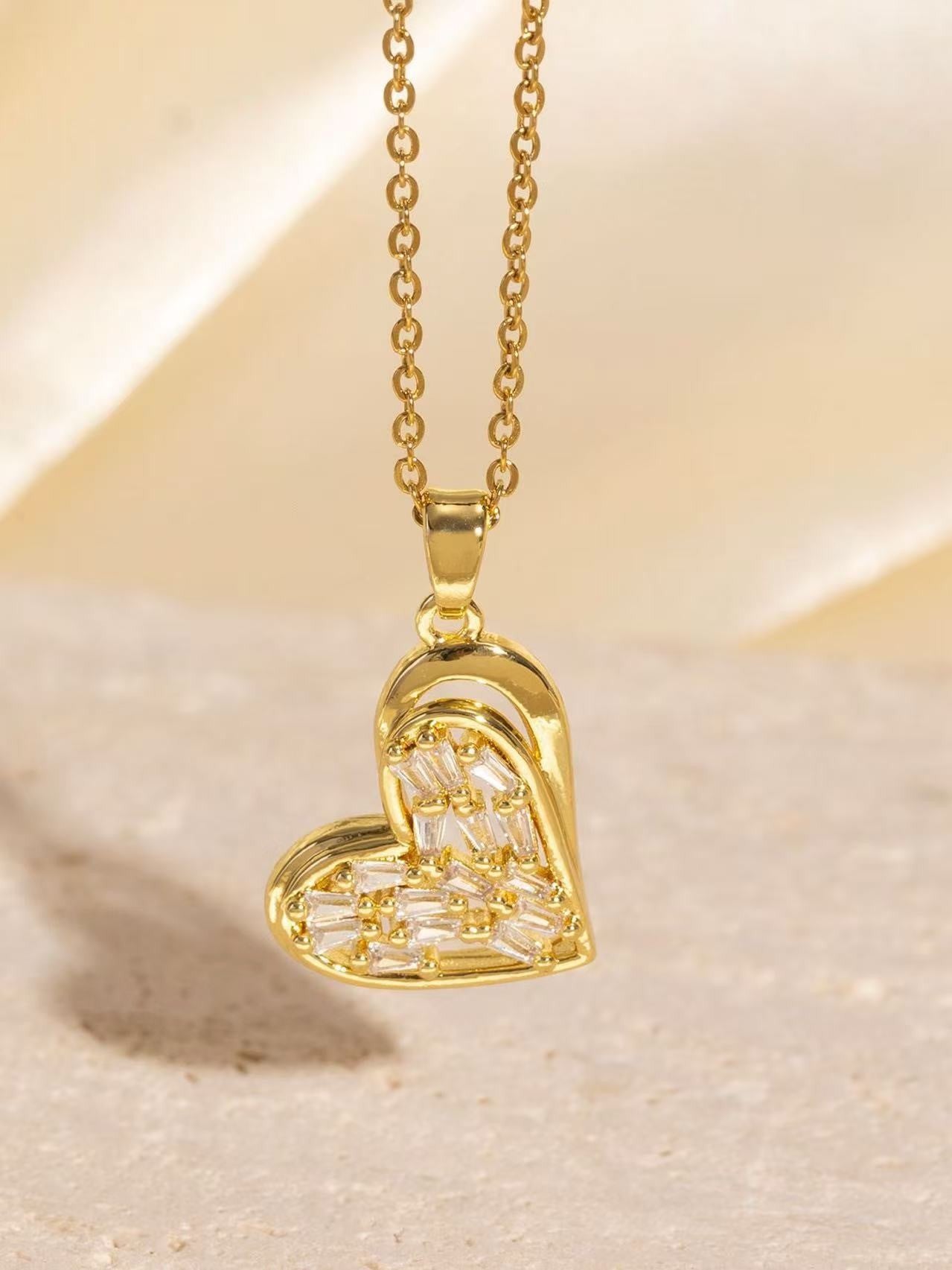 Malika Gems Minimal Luxe Heart Necklace – Elegant Hollow Design