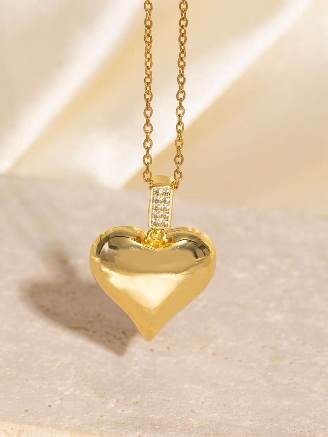 Malika Gems Minimal Luxe Heart Necklace – Elegant Hollow Design