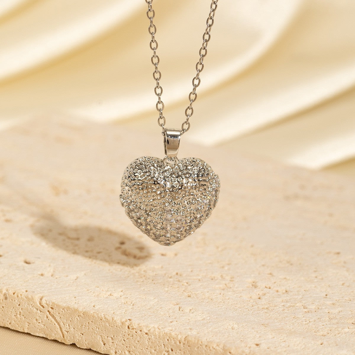 Malika Gems Minimal Luxe Heart Necklace – Elegant Hollow Design