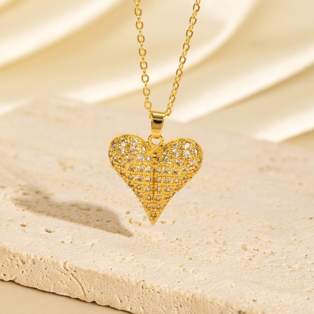 Malika Gems Minimal Luxe Heart Necklace – Elegant Hollow Design
