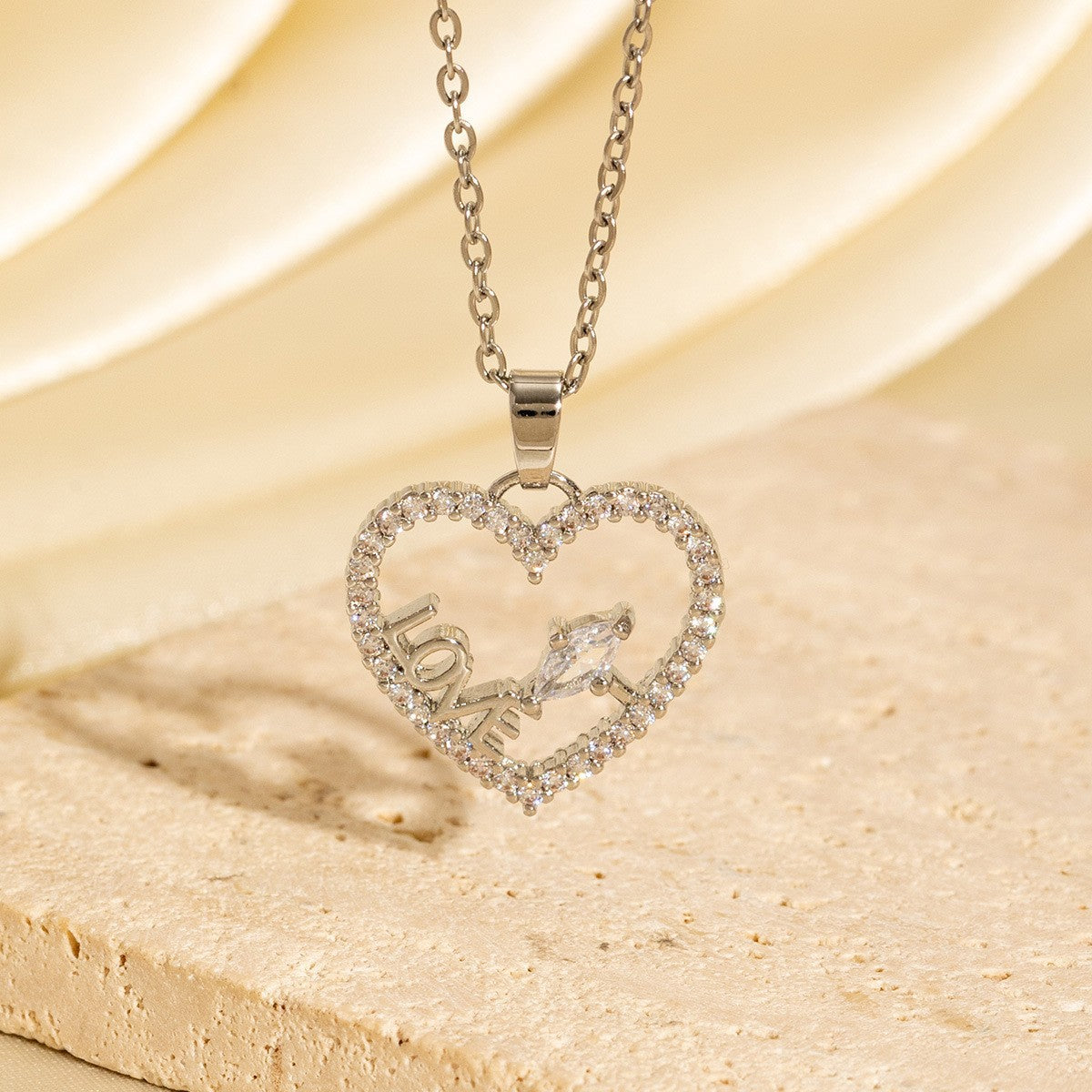 Malika Gems Minimal Luxe Heart Necklace – Elegant Hollow Design