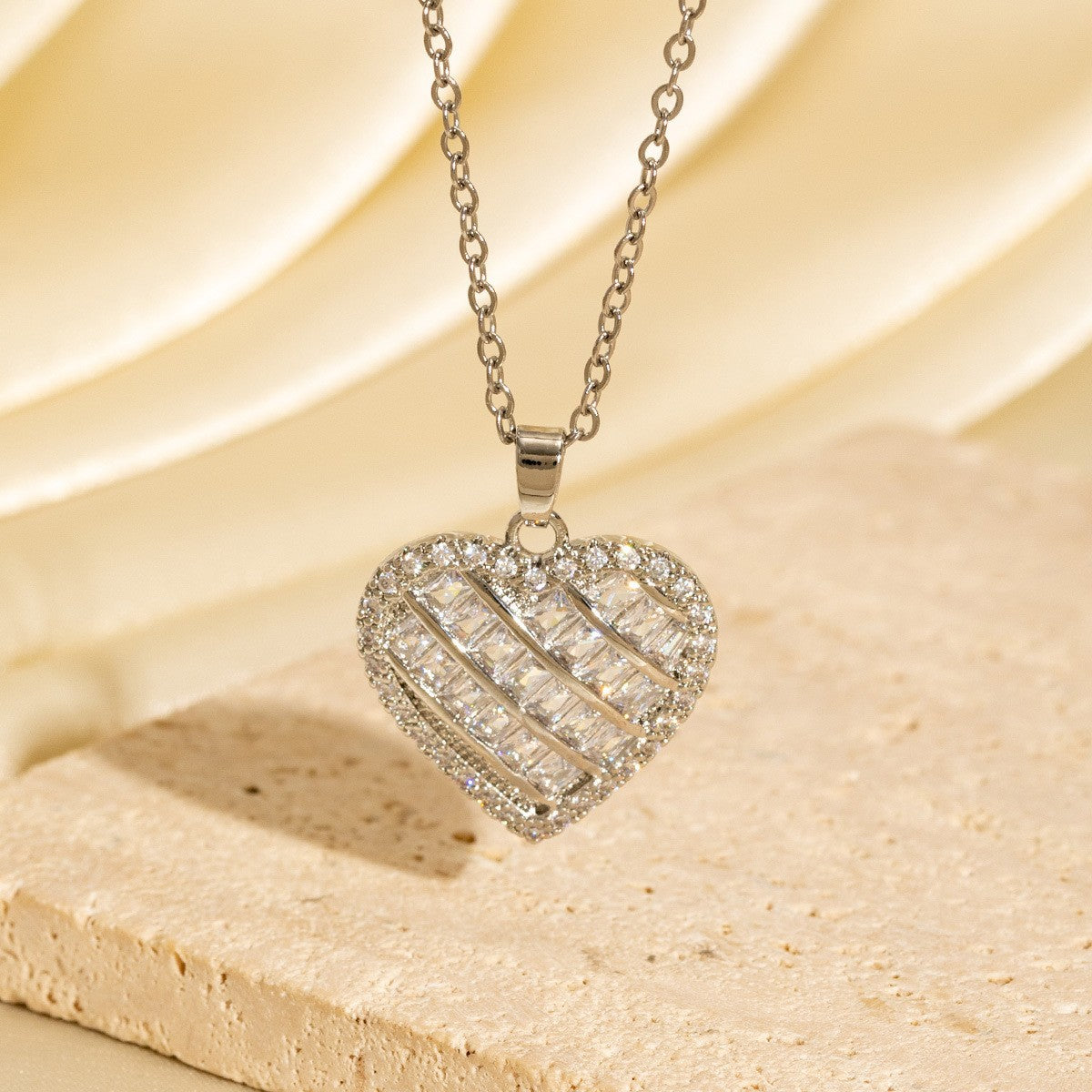 Malika Gems Minimal Luxe Heart Necklace – Elegant Hollow Design