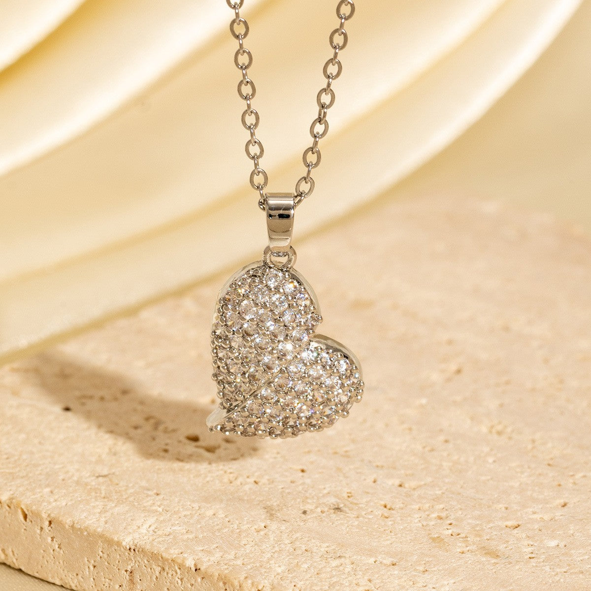 Malika Gems Minimal Luxe Heart Necklace – Elegant Hollow Design