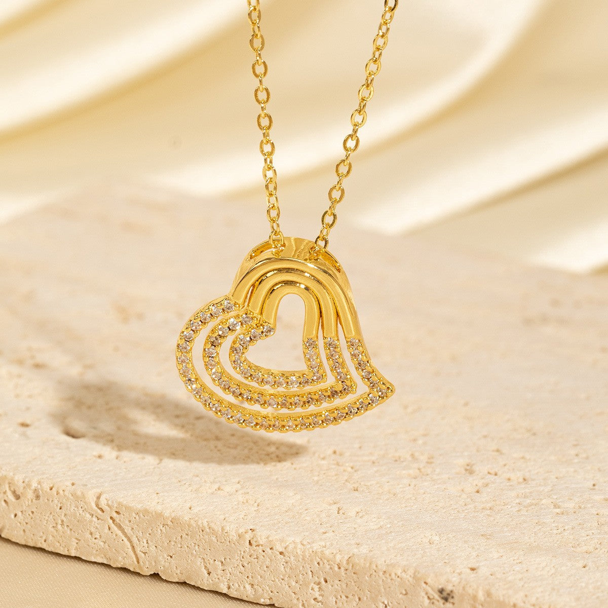 Malika Gems Minimal Luxe Heart Necklace – Elegant Hollow Design