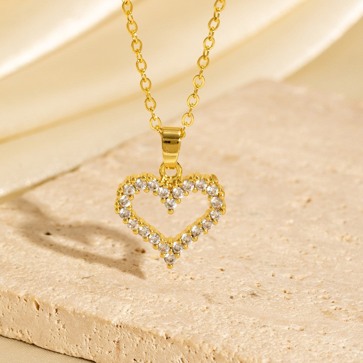 Malika Gems Minimal Luxe Heart Necklace – Elegant Hollow Design