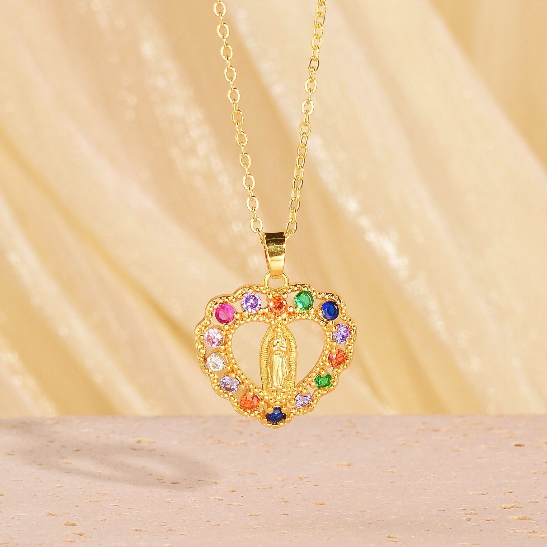 Malika Gems Minimal Luxe Heart Necklace – Elegant Hollow Design