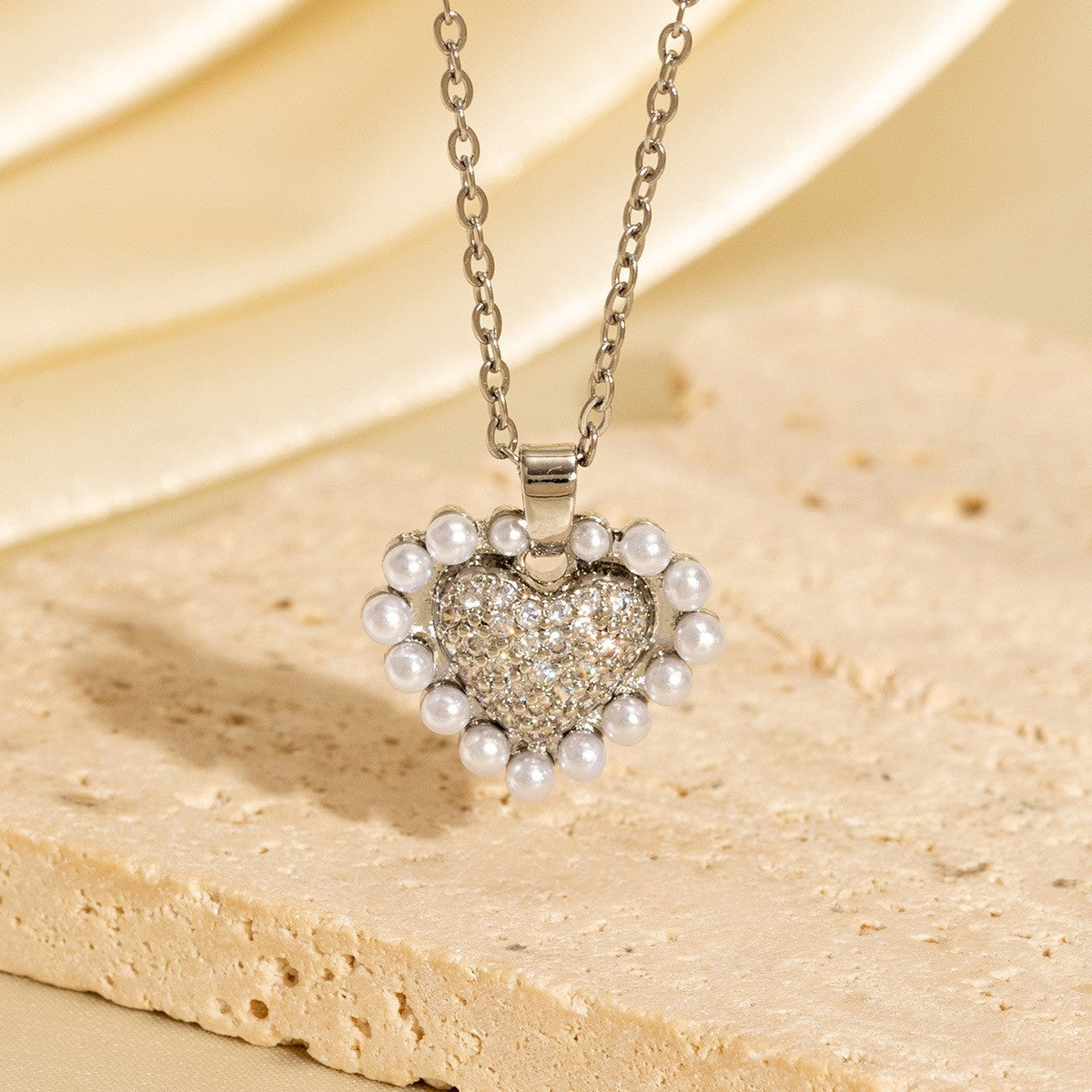 Malika Gems Minimal Luxe Heart Necklace – Elegant Hollow Design