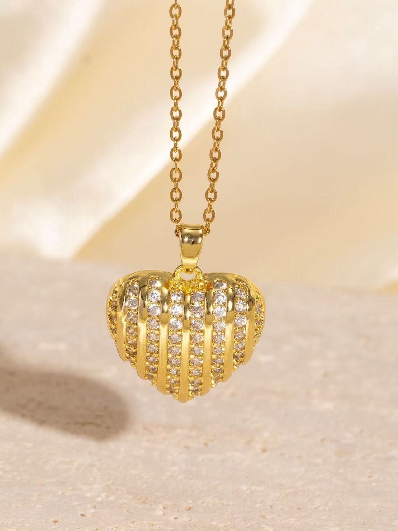 Malika Gems Minimal Luxe Heart Necklace – Elegant Hollow Design