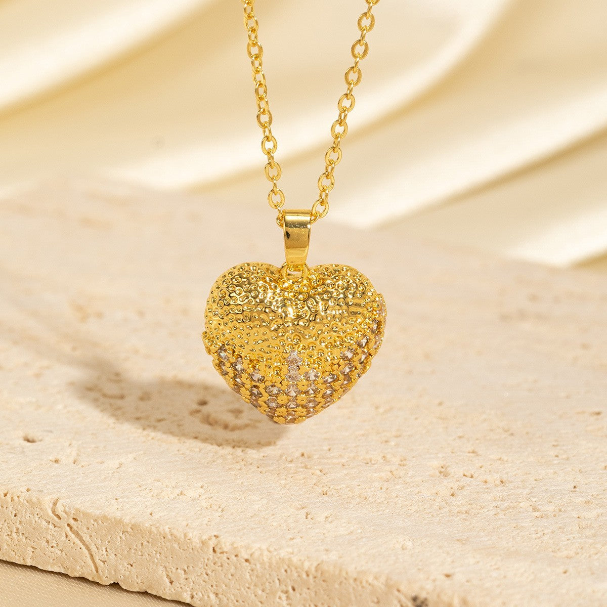 Malika Gems Minimal Luxe Heart Necklace – Elegant Hollow Design