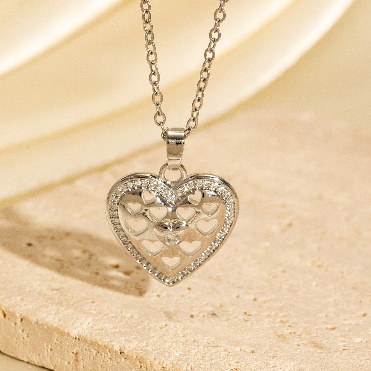Malika Gems Minimal Luxe Heart Necklace – Elegant Hollow Design