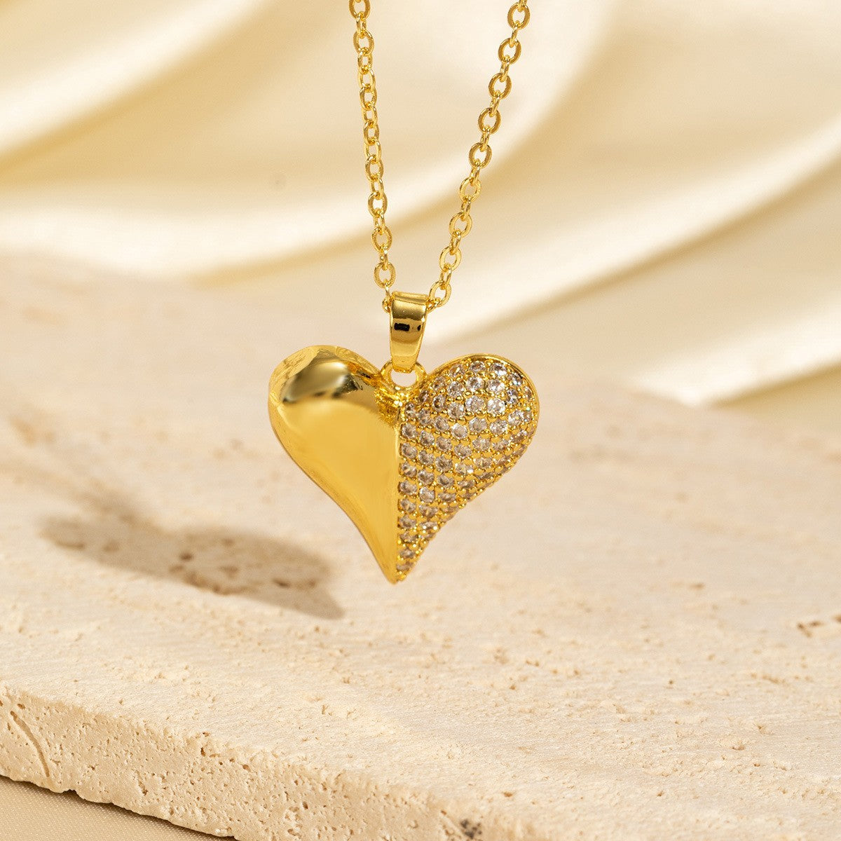 Malika Gems Minimal Luxe Heart Necklace – Elegant Hollow Design