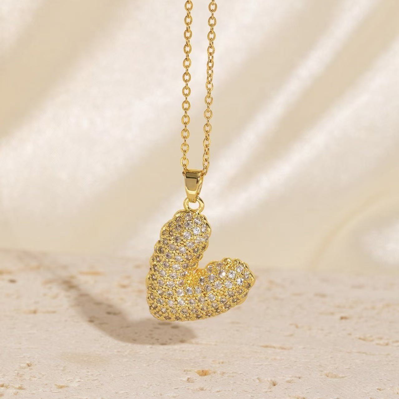 Malika Gems Minimal Luxe Heart Necklace – Elegant Hollow Design