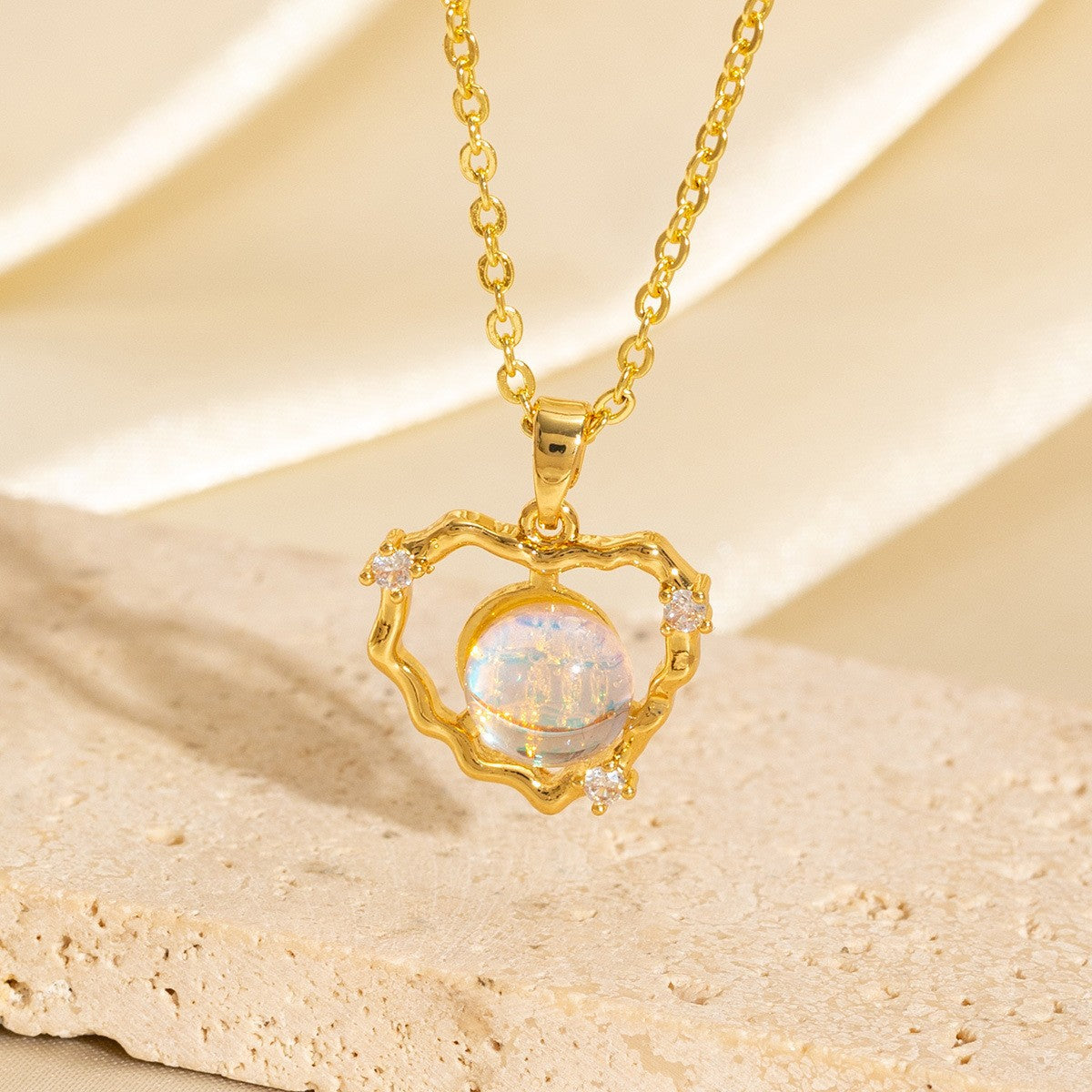 Malika Gems Minimal Luxe Heart Necklace – Elegant Hollow Design
