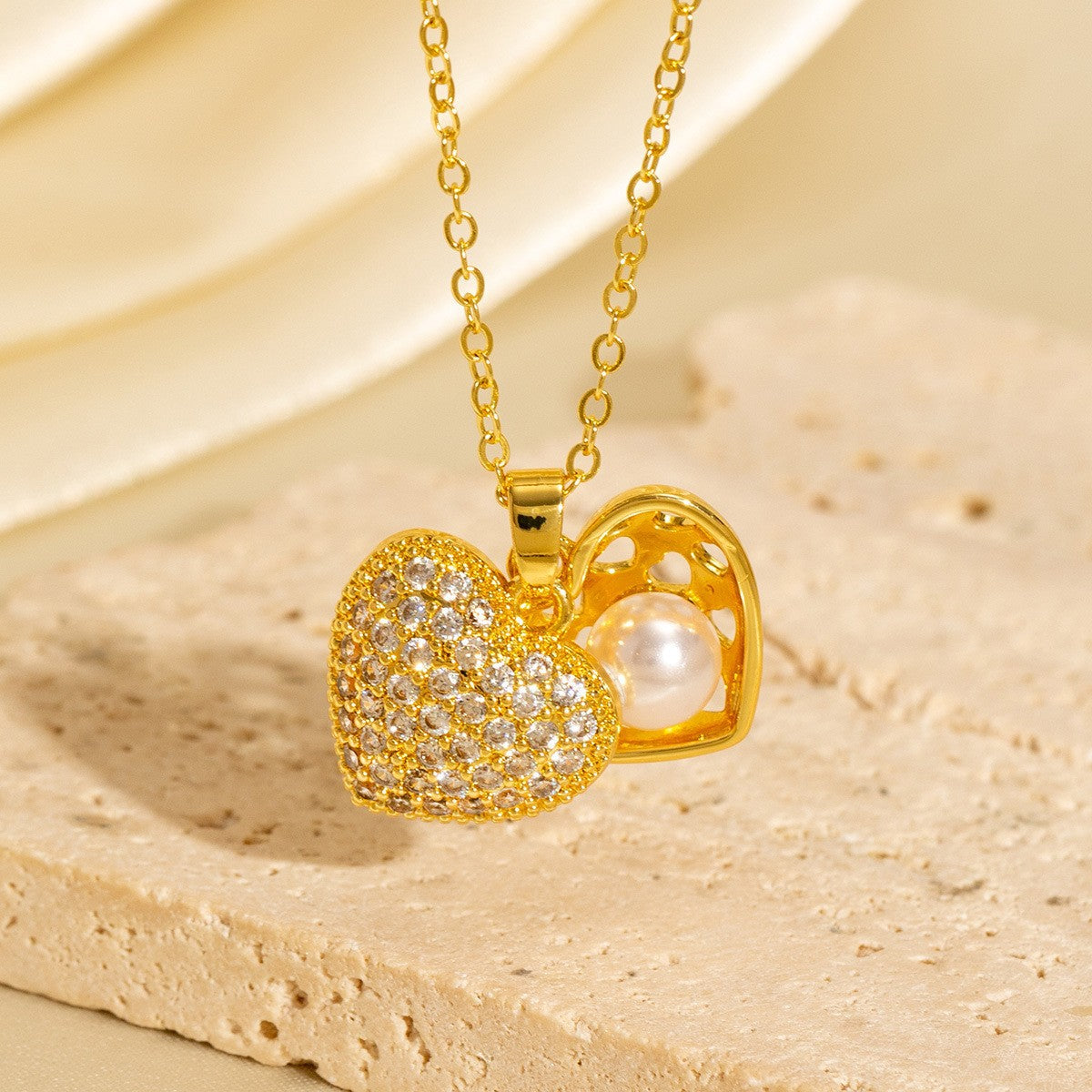 Malika Gems Minimal Luxe Heart Necklace – Elegant Hollow Design