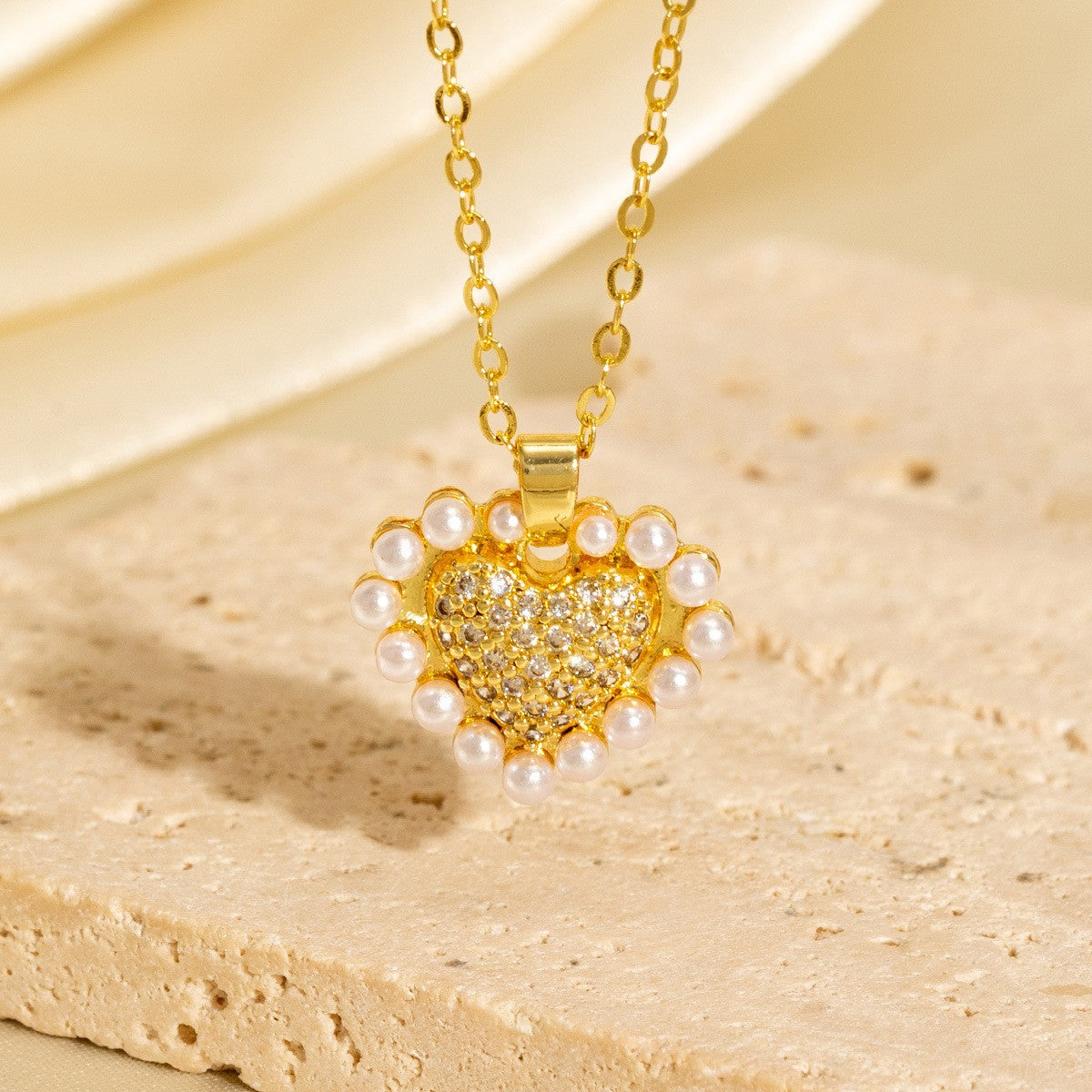 Malika Gems Minimal Luxe Heart Necklace – Elegant Hollow Design