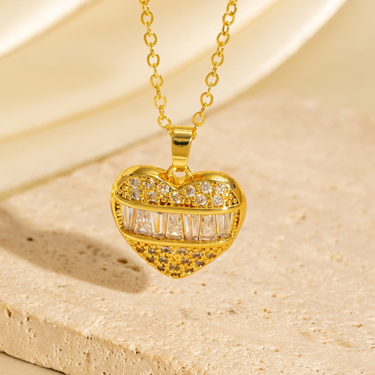 Malika Gems Minimal Luxe Heart Necklace – Elegant Hollow Design