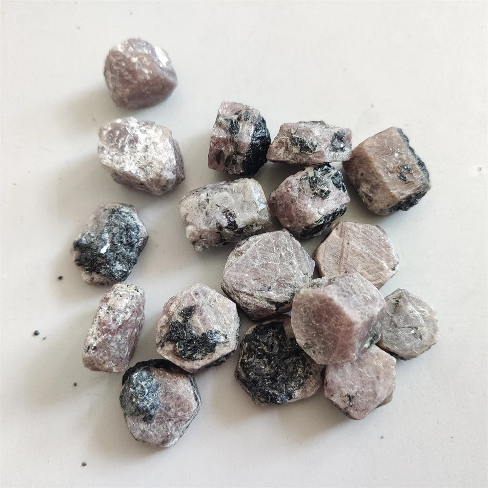 Natural Real Ruby Corundum Stones Ruby Gemstone Stones for Jewelry Irregular Ruby Corundum Stones and Crystals Stone Diffuser