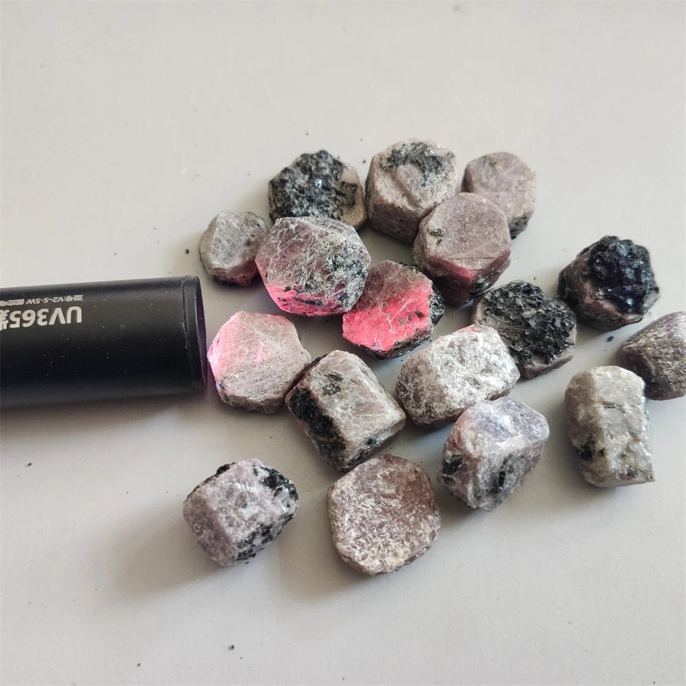 Natural Real Ruby Corundum Stones Ruby Gemstone Stones for Jewelry Irregular Ruby Corundum Stones and Crystals Stone Diffuser