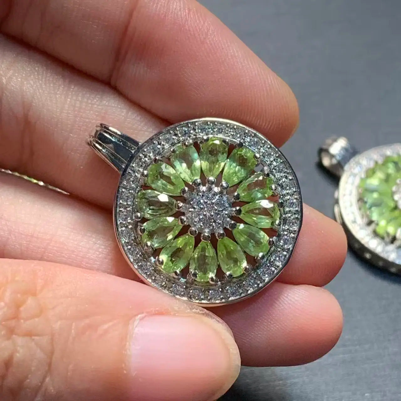 MANY STONE OVAL Natural PERIDOT Pendant Necklace Fine Jewelry Handmade Stones Wholesale Healing Energy Gift Lucky Jewelry