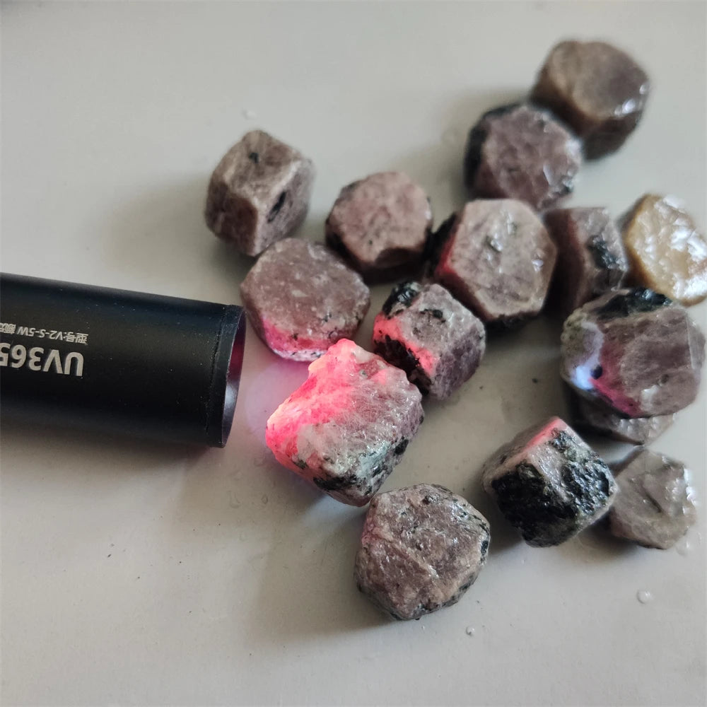 Natural Real Ruby Corundum Stones Ruby Gemstone Stones for Jewelry Irregular Ruby Corundum Stones and Crystals Stone Diffuser