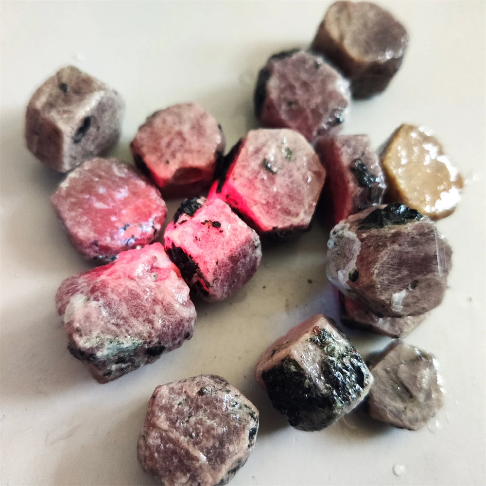 Natural Real Ruby Corundum Stones Ruby Gemstone Stones for Jewelry Irregular Ruby Corundum Stones and Crystals Stone Diffuser