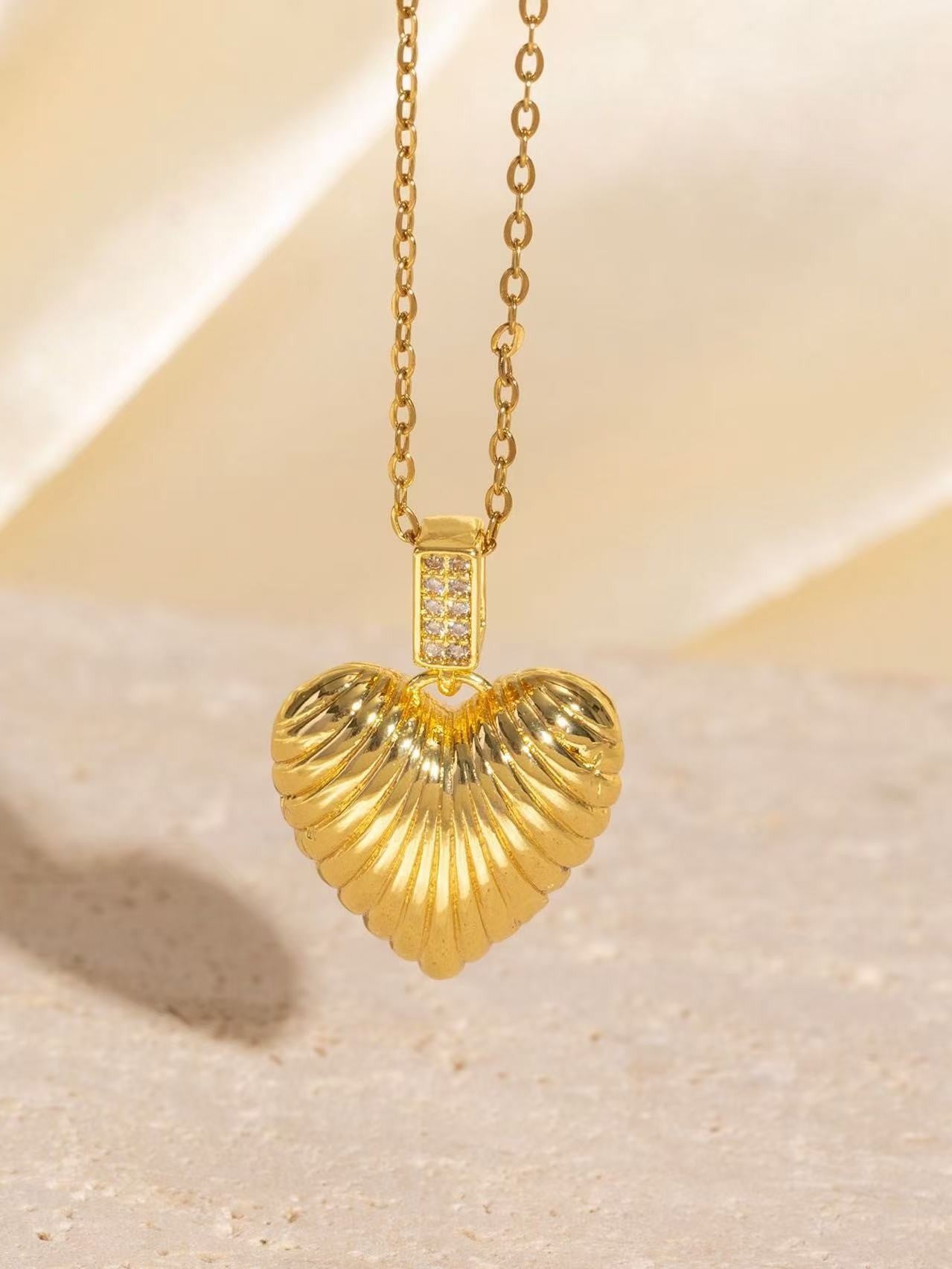 Malika Gems Minimal Luxe Heart Necklace – Elegant Hollow Design