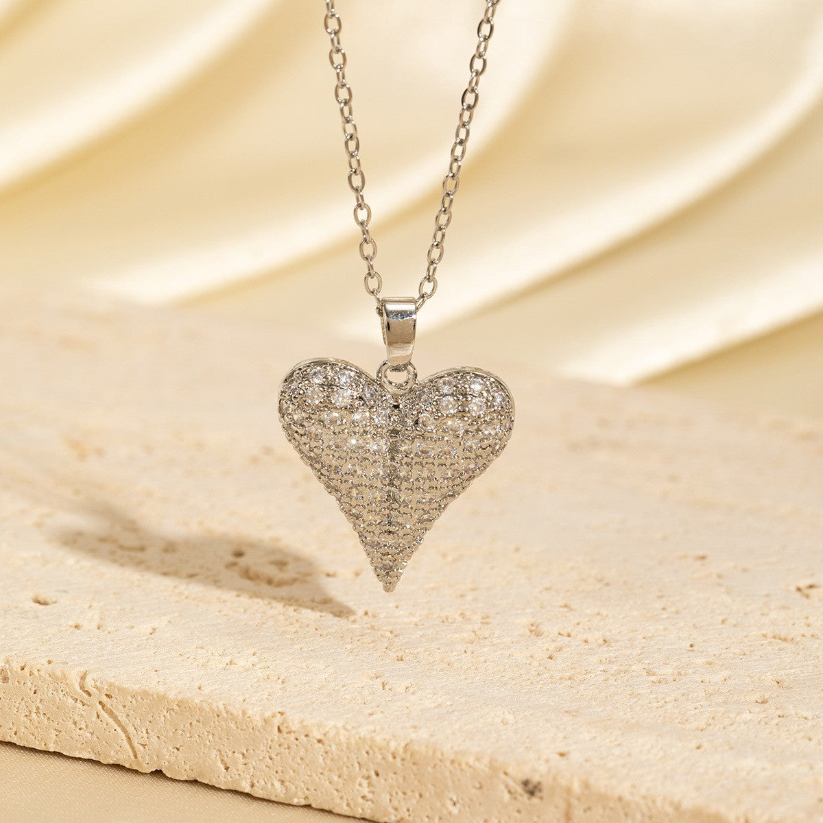 Malika Gems Minimal Luxe Heart Necklace – Elegant Hollow Design