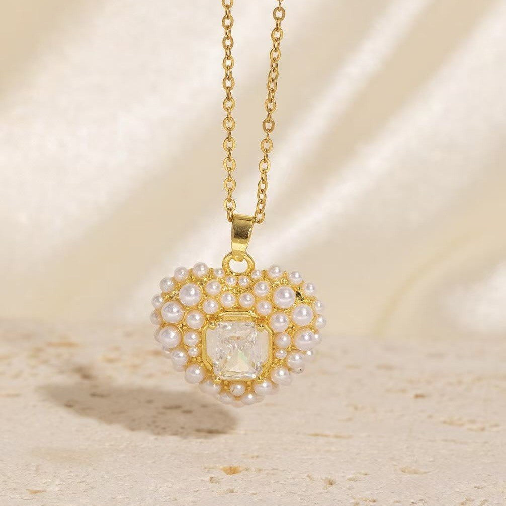Malika Gems Minimal Luxe Heart Necklace – Elegant Hollow Design
