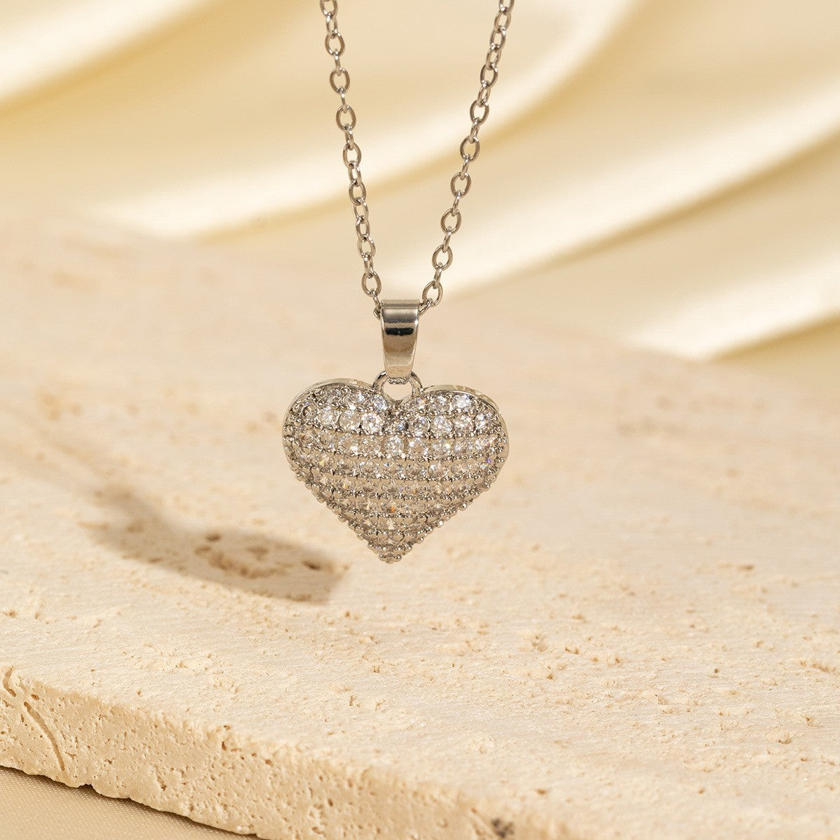 Malika Gems Minimal Luxe Heart Necklace – Elegant Hollow Design