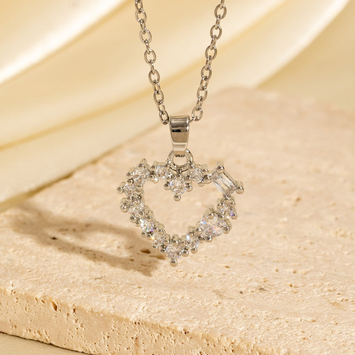 Malika Gems Minimal Luxe Heart Necklace – Elegant Hollow Design