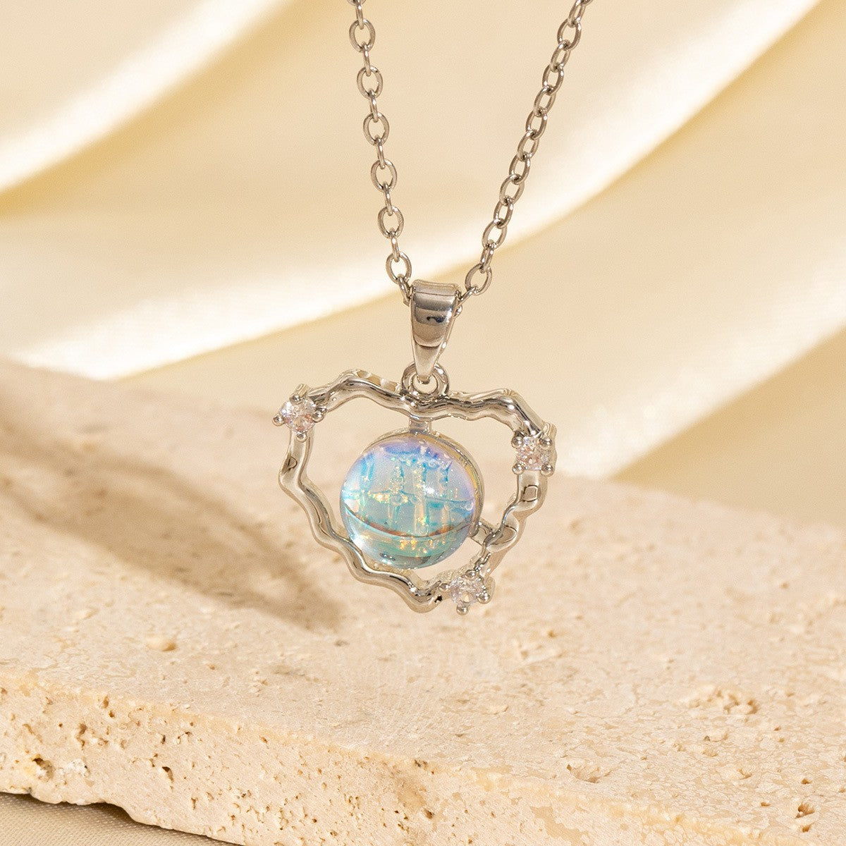Malika Gems Minimal Luxe Heart Necklace – Elegant Hollow Design