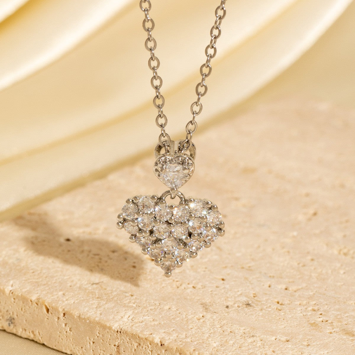 Malika Gems Minimal Luxe Heart Necklace – Elegant Hollow Design